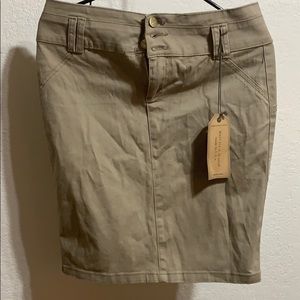3 button Khaki/Tan skirt